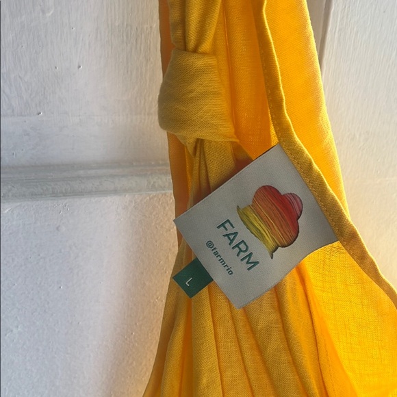 FARM Rio Yellow Crop Top - Picture 2 of 2